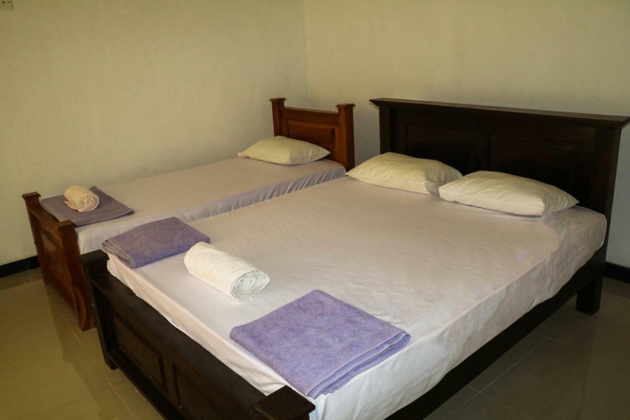 Deshani Holiday Inn Dambulla Exterior photo