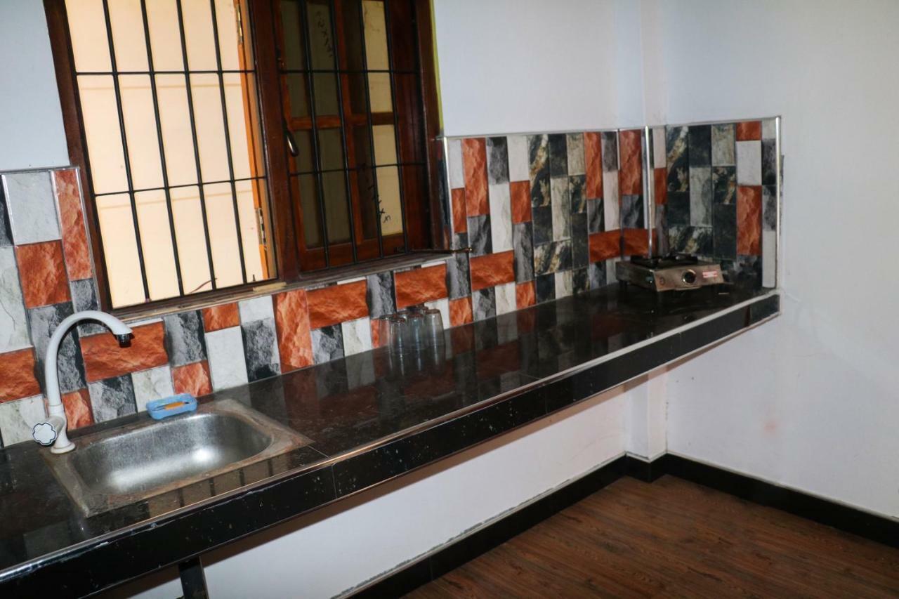 Deshani Holiday Inn Dambulla Exterior photo